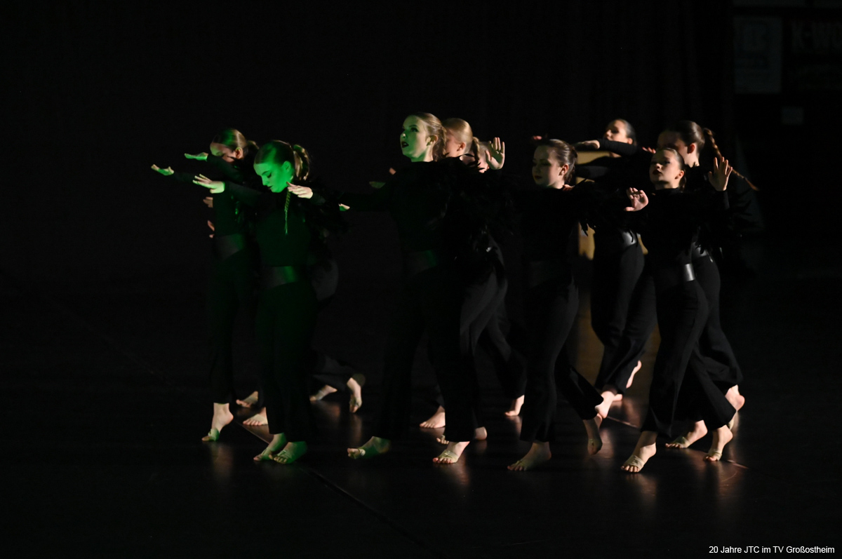 3424 - 3882